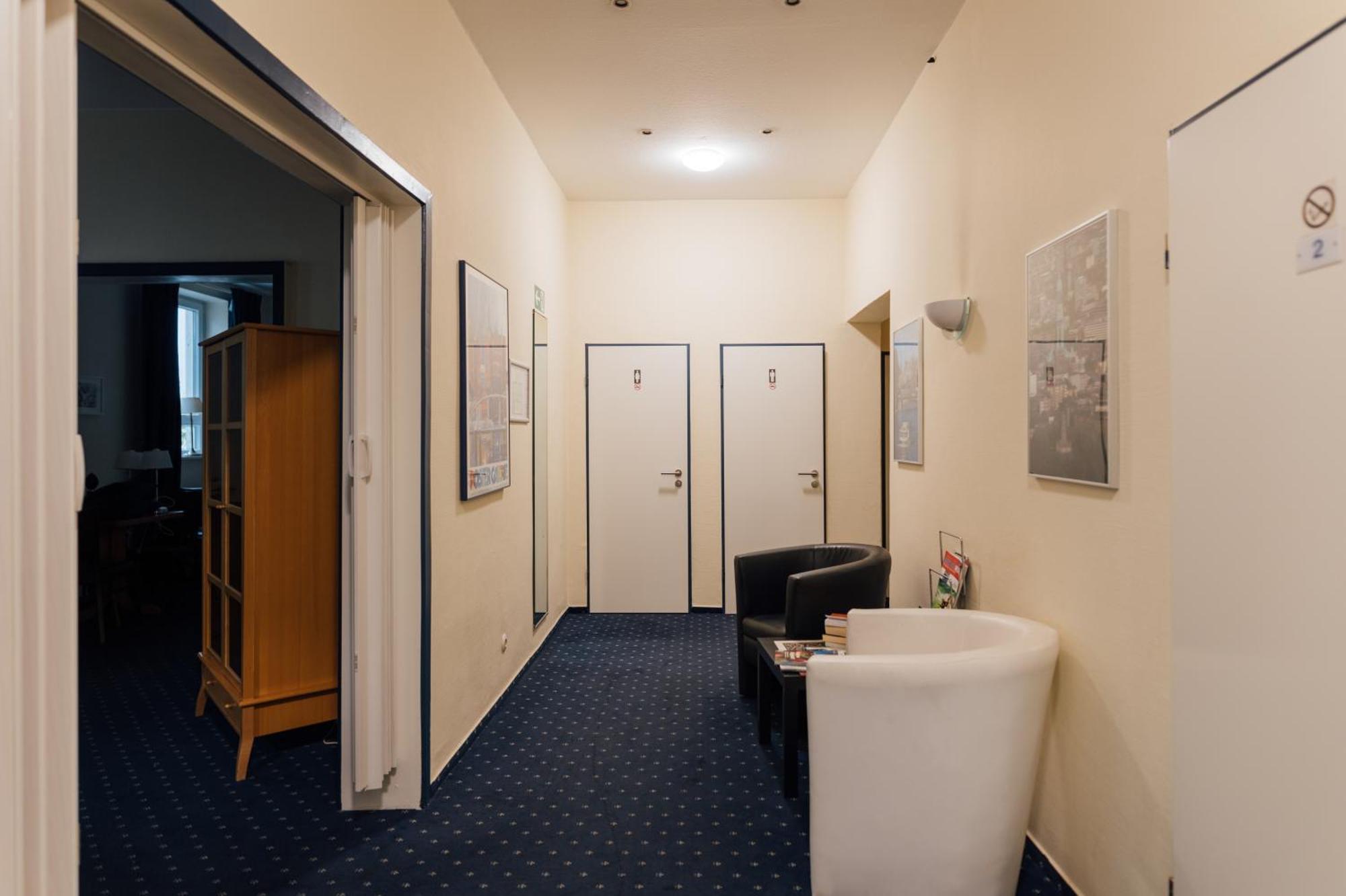 Hotel Commerz Hamburg Bagian luar foto
