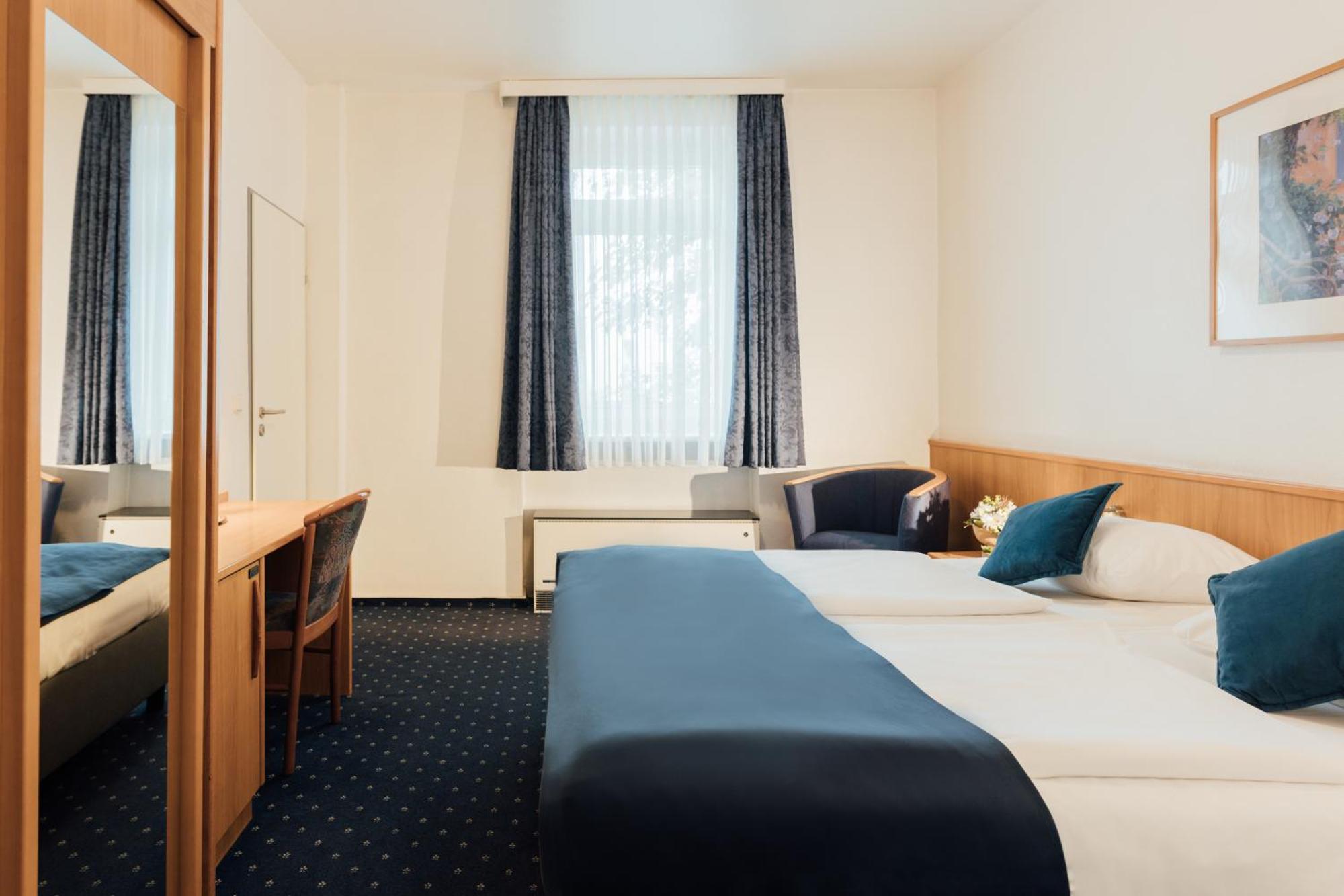 Hotel Commerz Hamburg Bagian luar foto