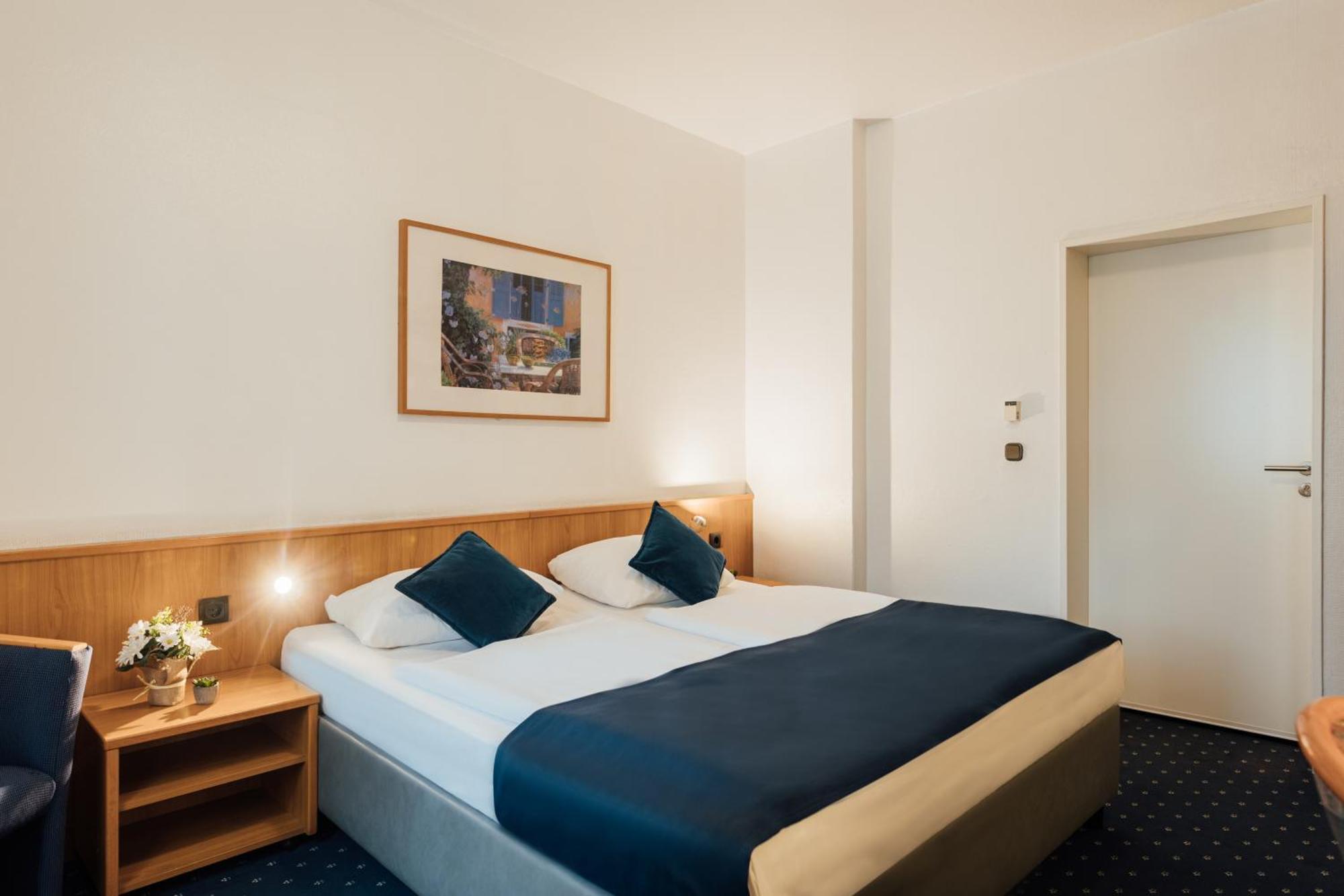 Hotel Commerz Hamburg Bagian luar foto
