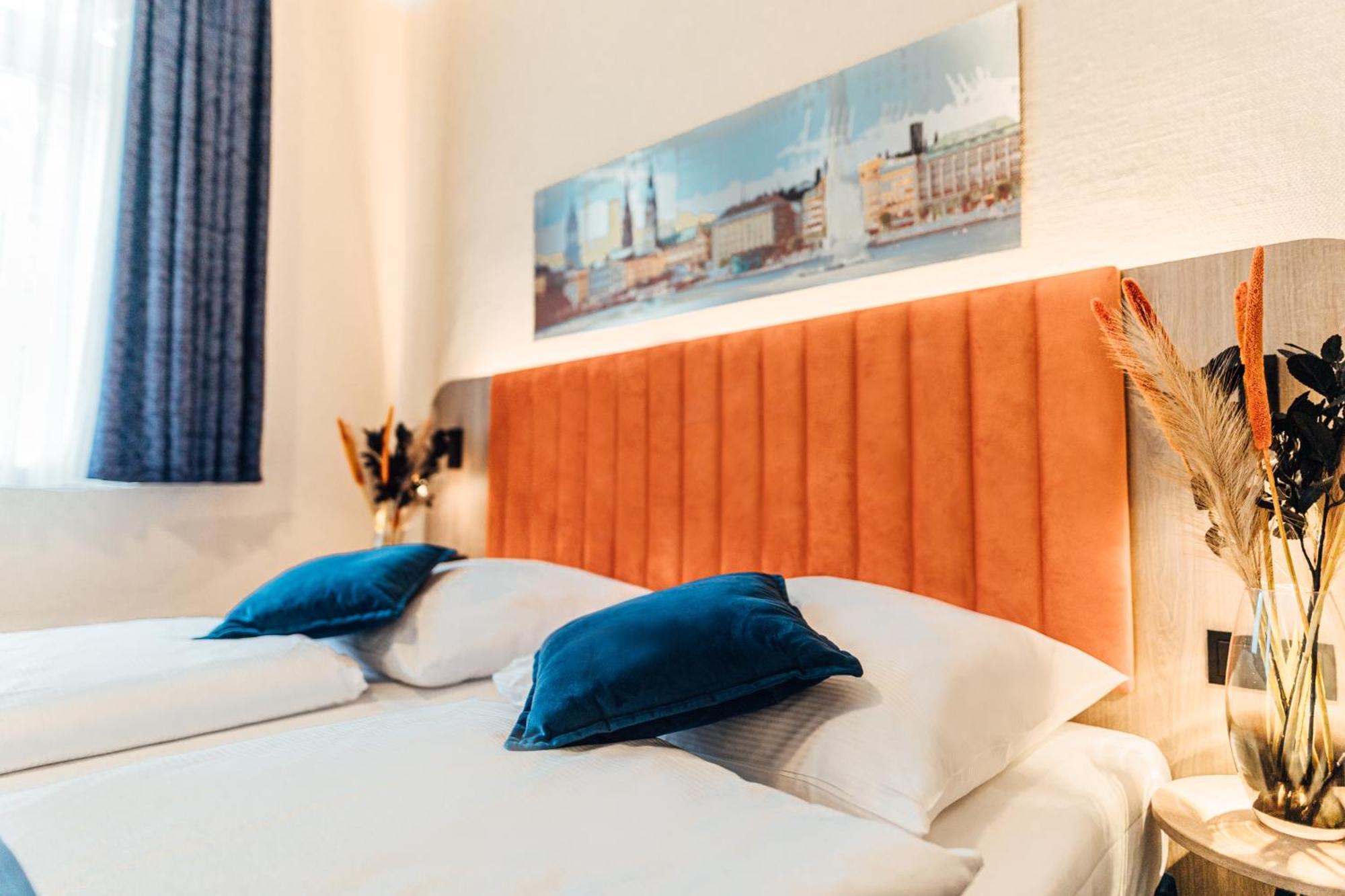 Hotel Commerz Hamburg Bagian luar foto