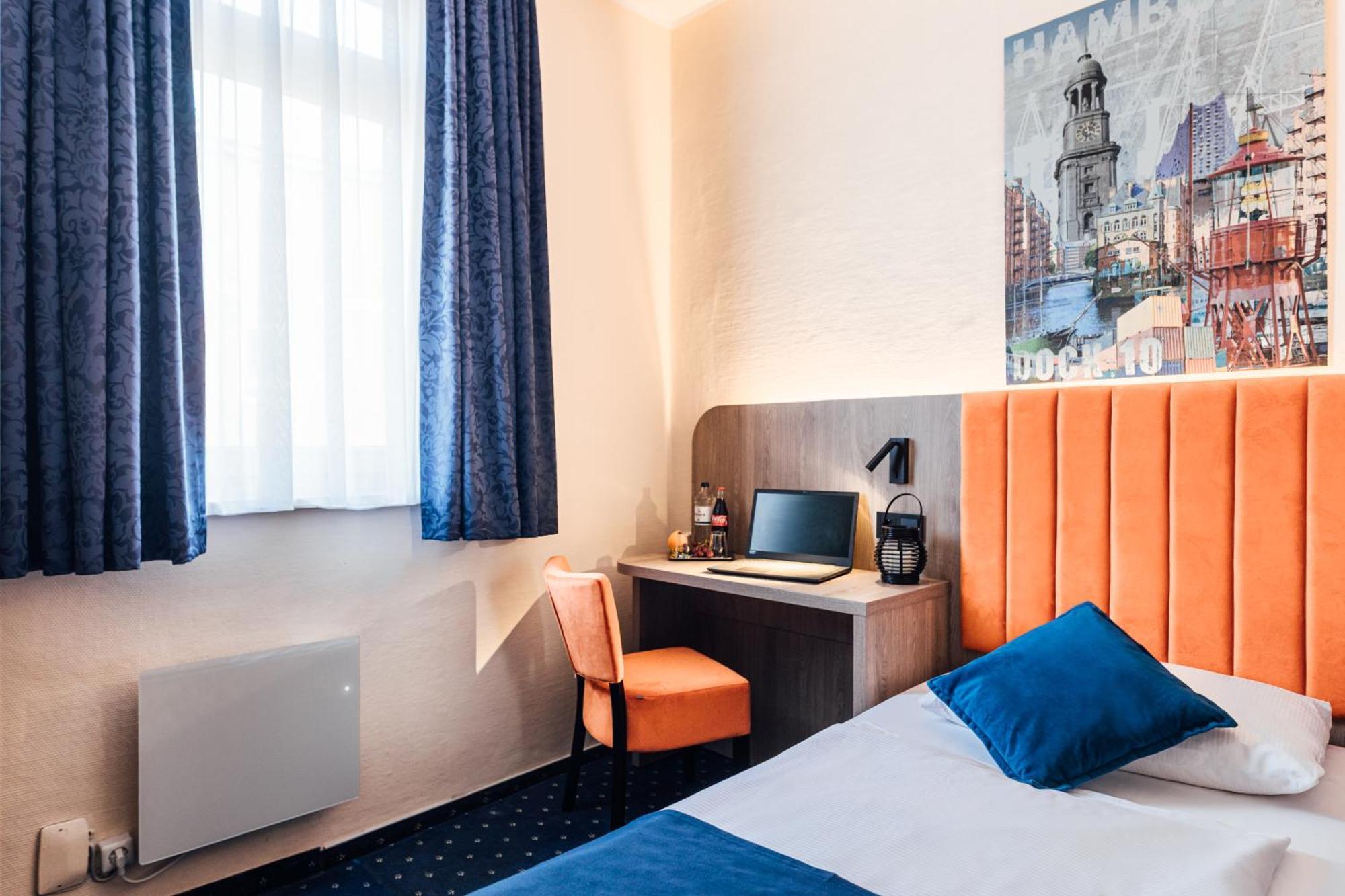 Hotel Commerz Hamburg Bagian luar foto